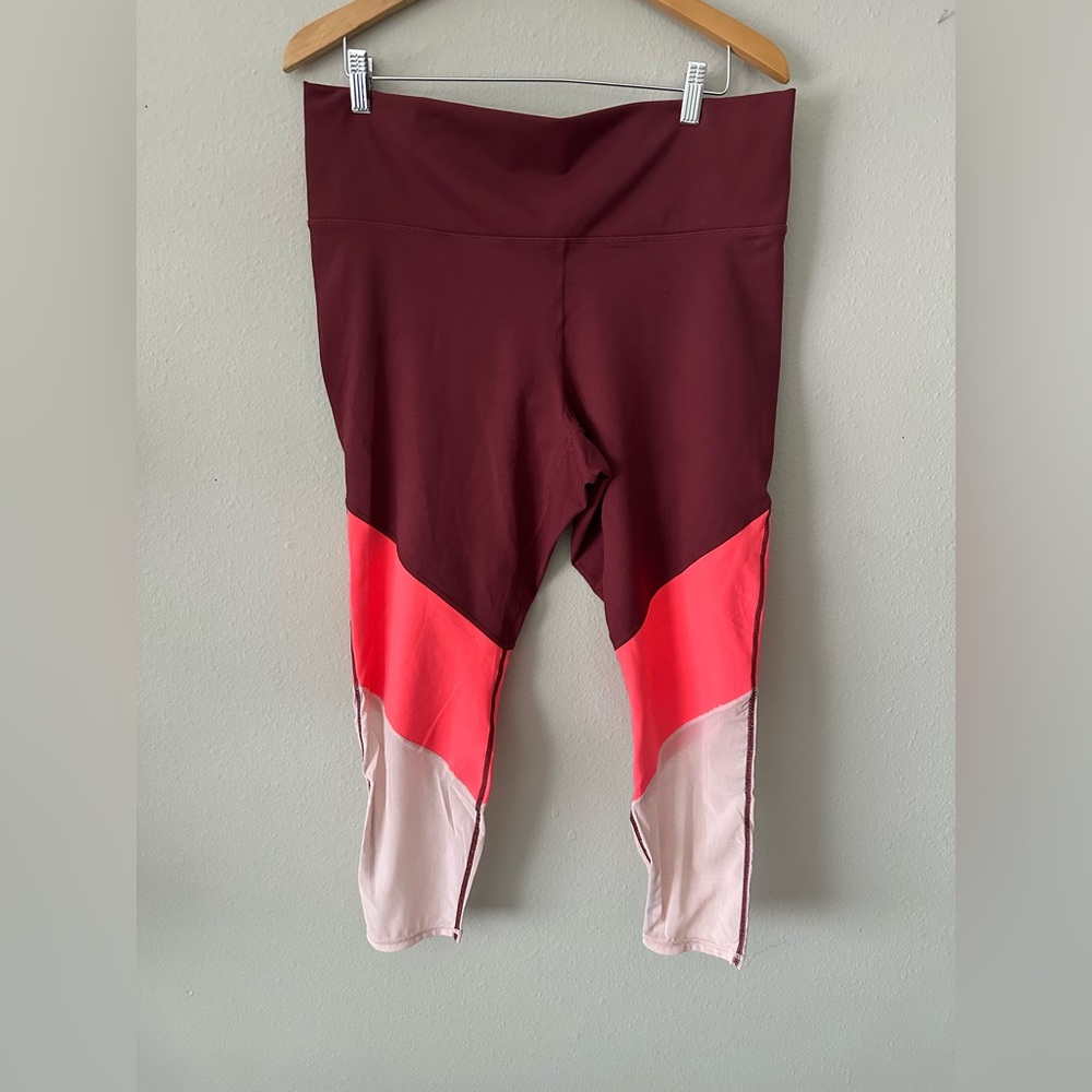 Fabletics High-Waisted 7/8 Leggings Size 1X